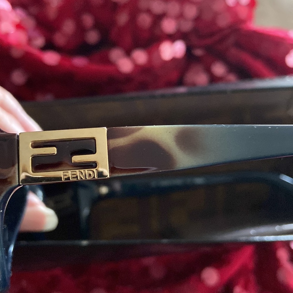 Fendi Sun Glasses - Picture 2 of 9